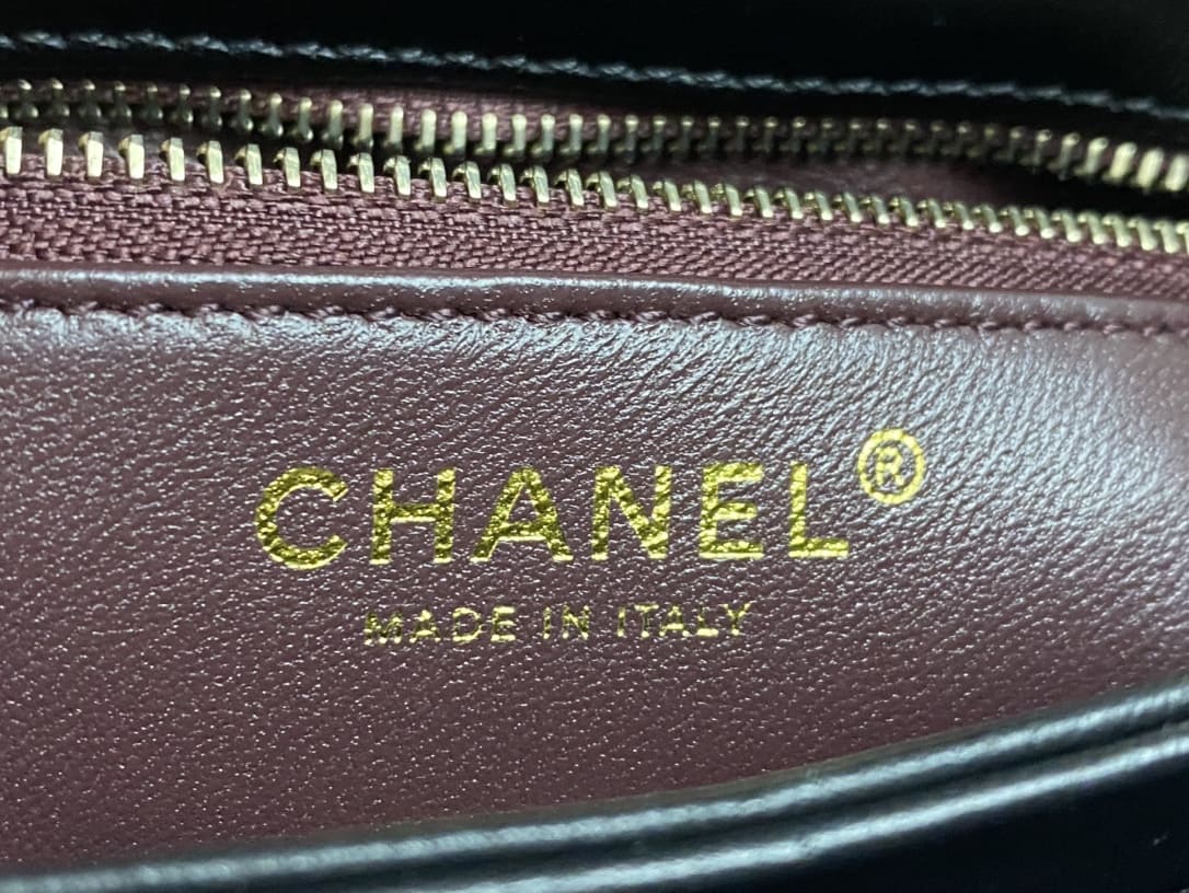 CHANEL Flap Bag with Top Handle