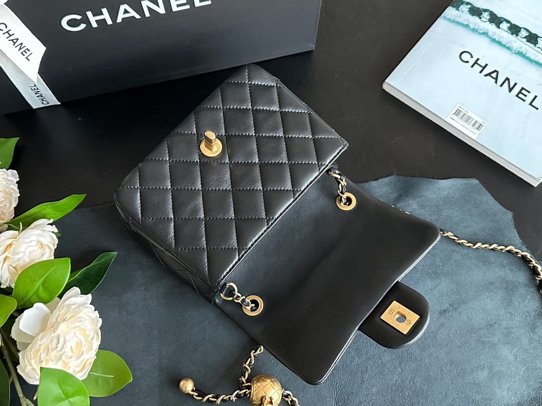 CHANEL MINI FLAP BAG AS1786