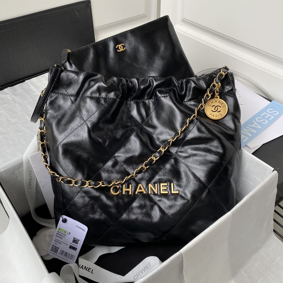 Chanel 22 Handbag