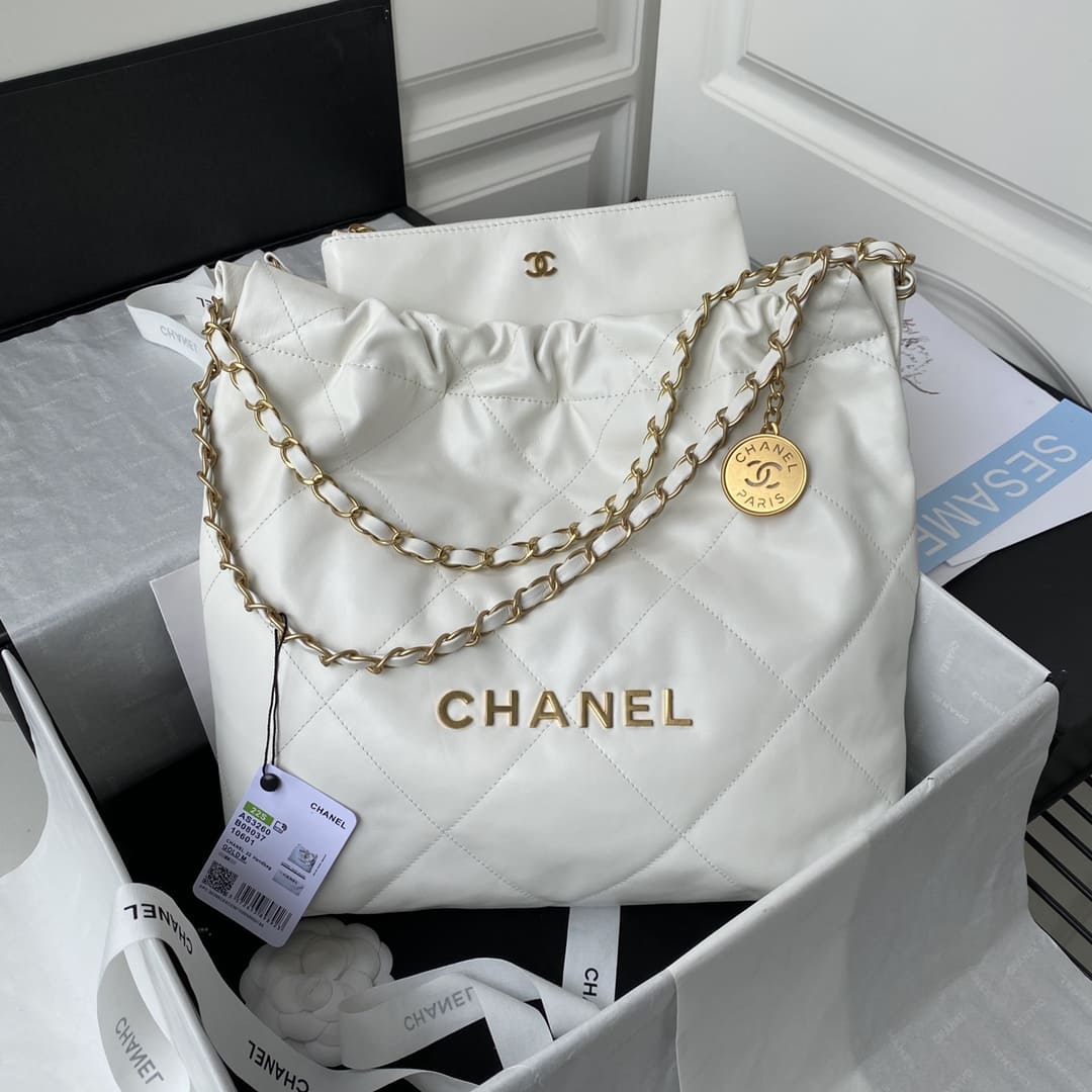 Chanel 22 Handbag