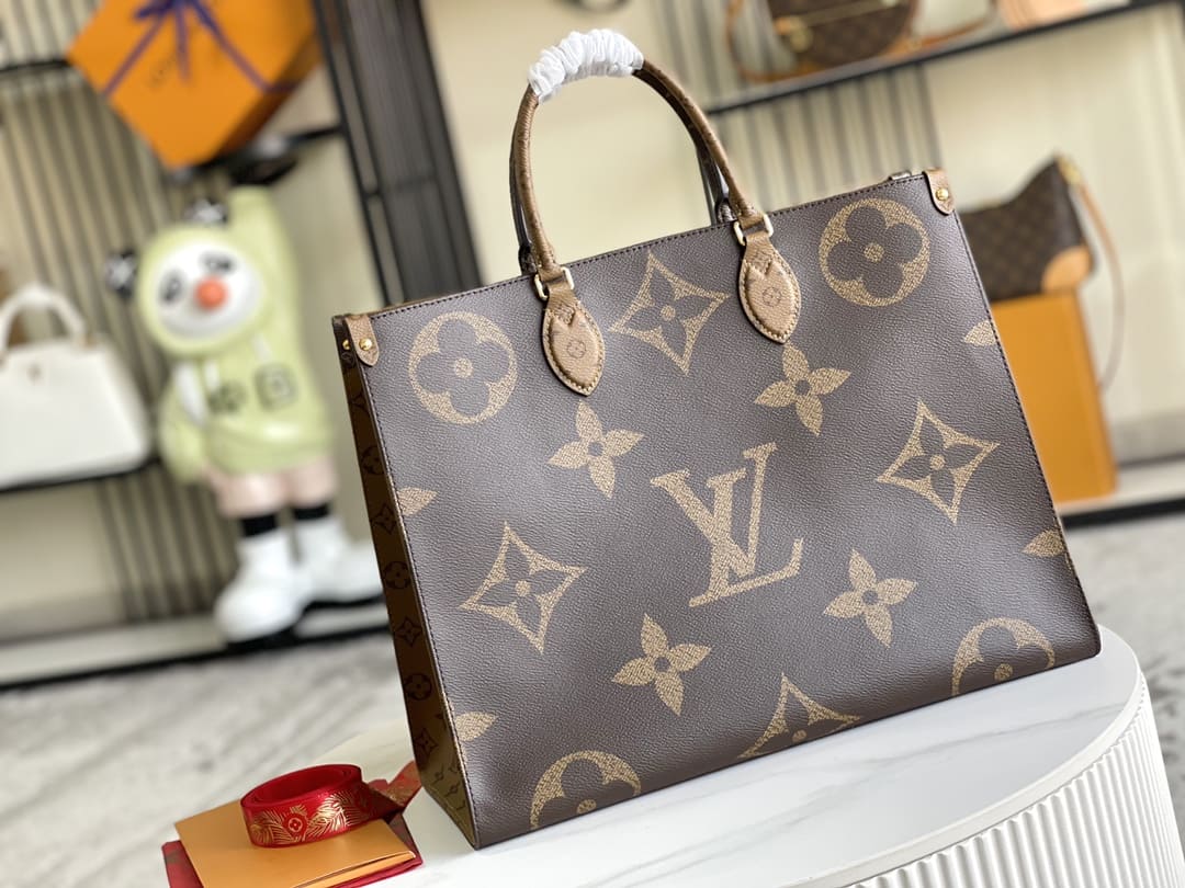 LOUIS VUITTON OnTheGo GM